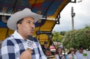 Feria agropecuaria en Tame, Arauca: Gobernador de Arauca, Facundo Castillo pidió a veredas beneficiarias de puesto de salud, cuidarlos.